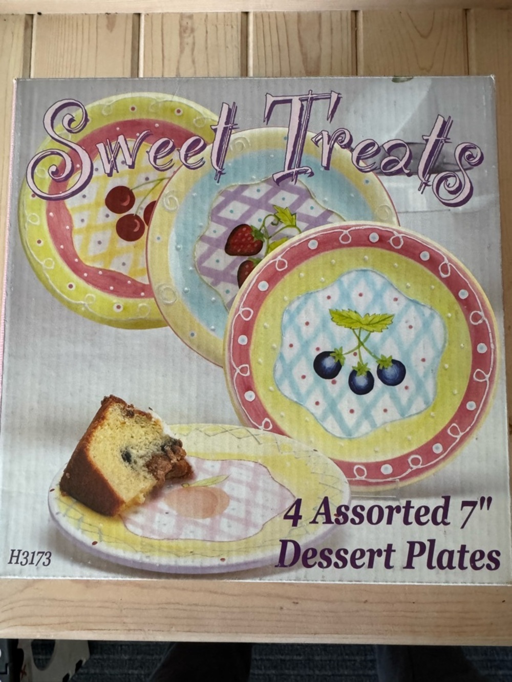 SWEET TREATS 4  Assorted 7” Dessert Plates - Assorted Fruit Design
